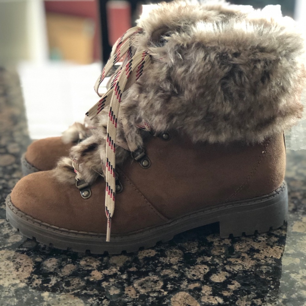 Fashion hiking boot